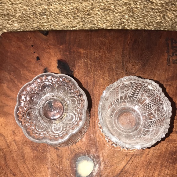 Set of 2 Avon vintage flower crystal goblets - Picture 2 of 11